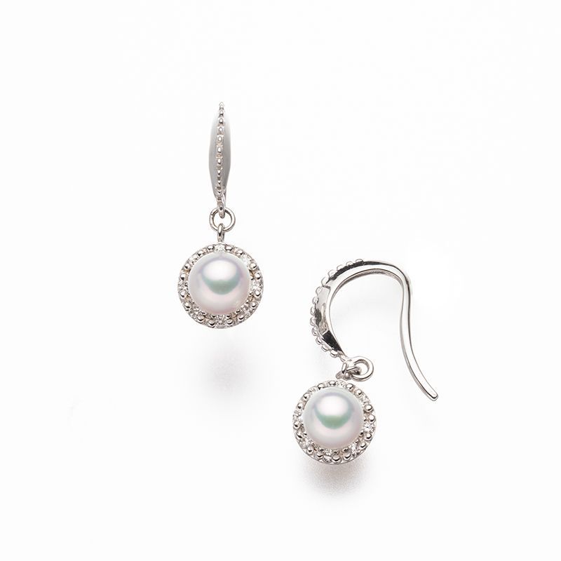 アコヤパールピアス 4.5mm 0.08ct 真珠 パール 冠婚葬祭 ギフト