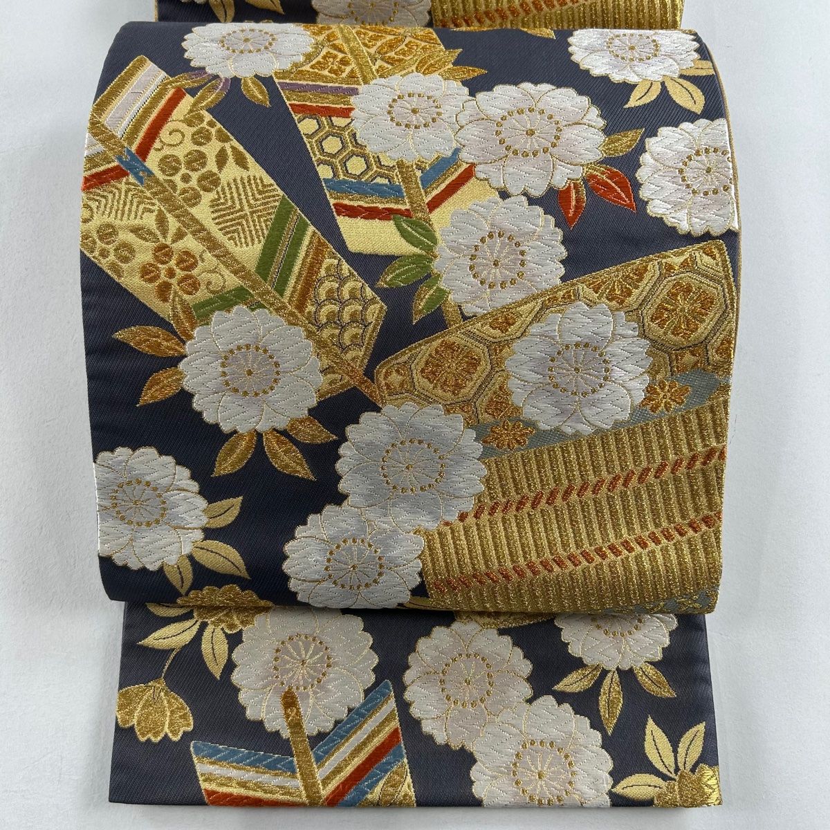 袋帯 美品 秀品 振袖向き 桜 矢羽 唐織 金糸 灰色 六通 正絹