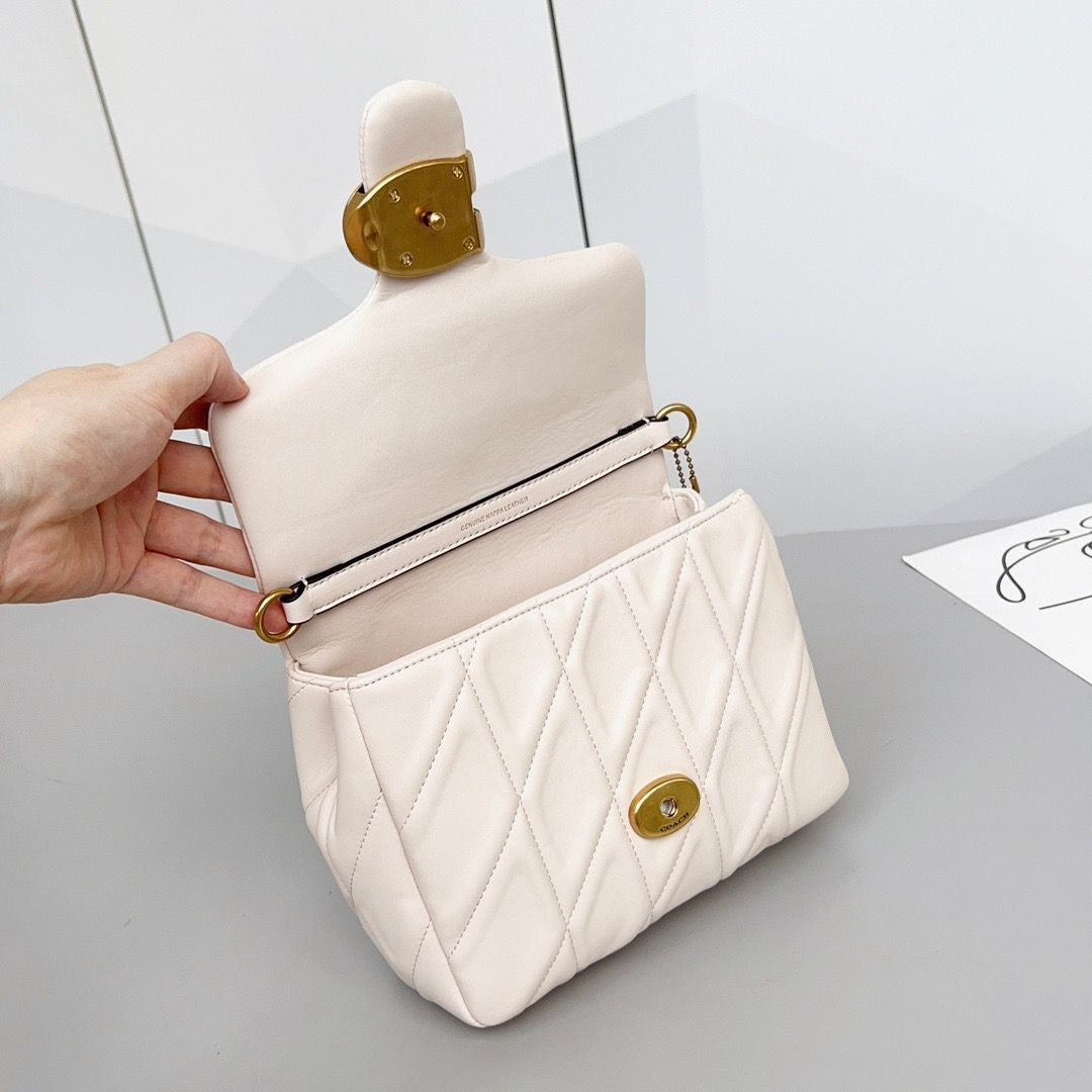 新品未使用】COACHスクエアタビー 20ショルダーバッグホワイトCW629