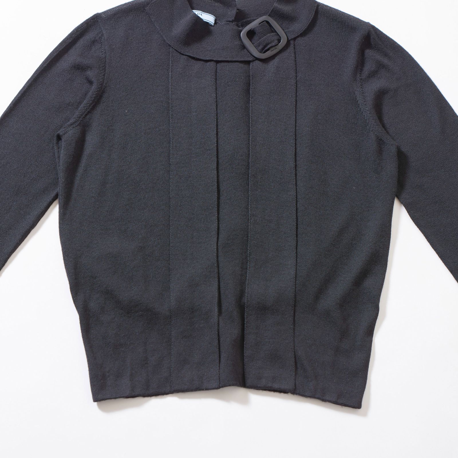 プラダ PRADA ニット バックボタンデザイン ブラック ウール