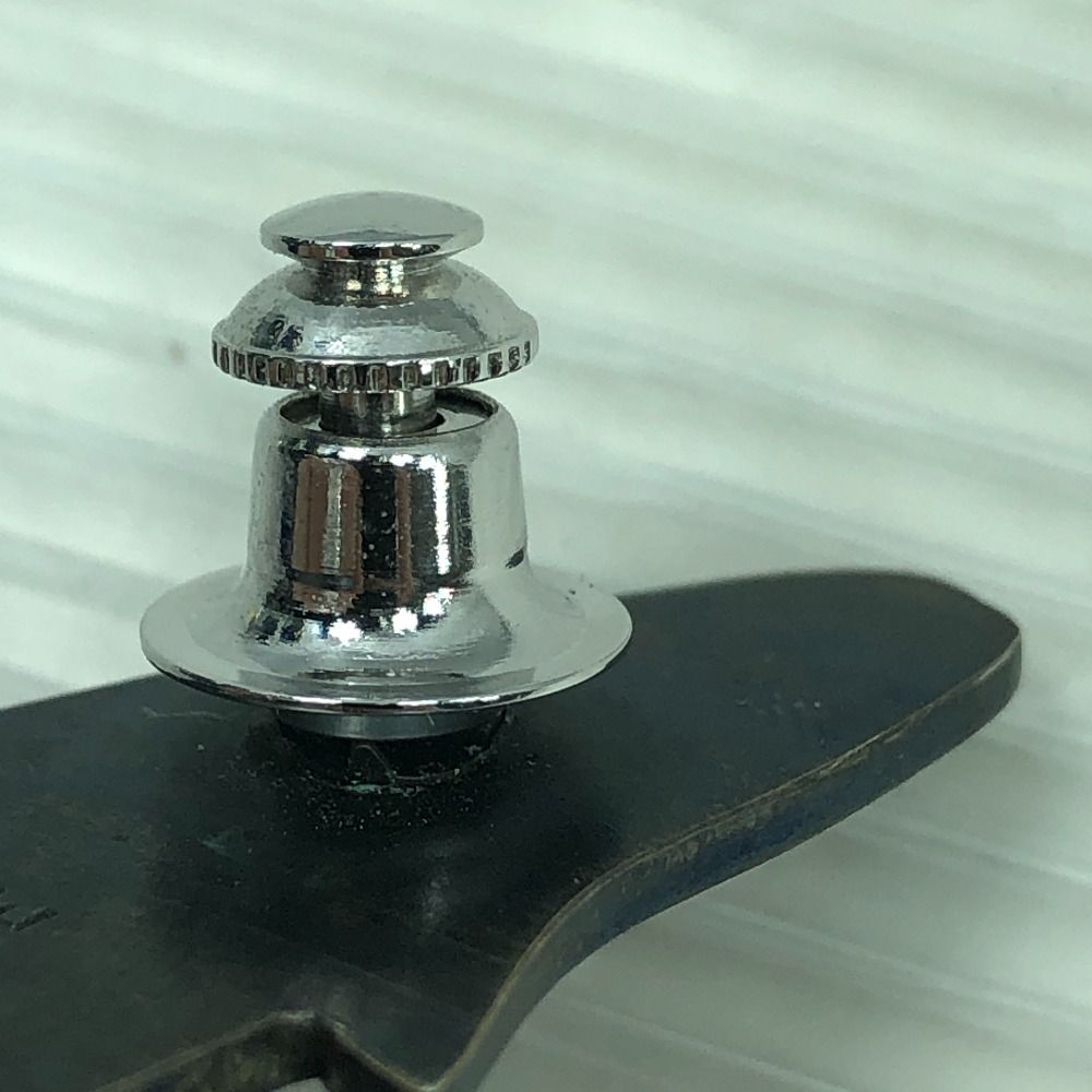 シルバー ピンバッチ