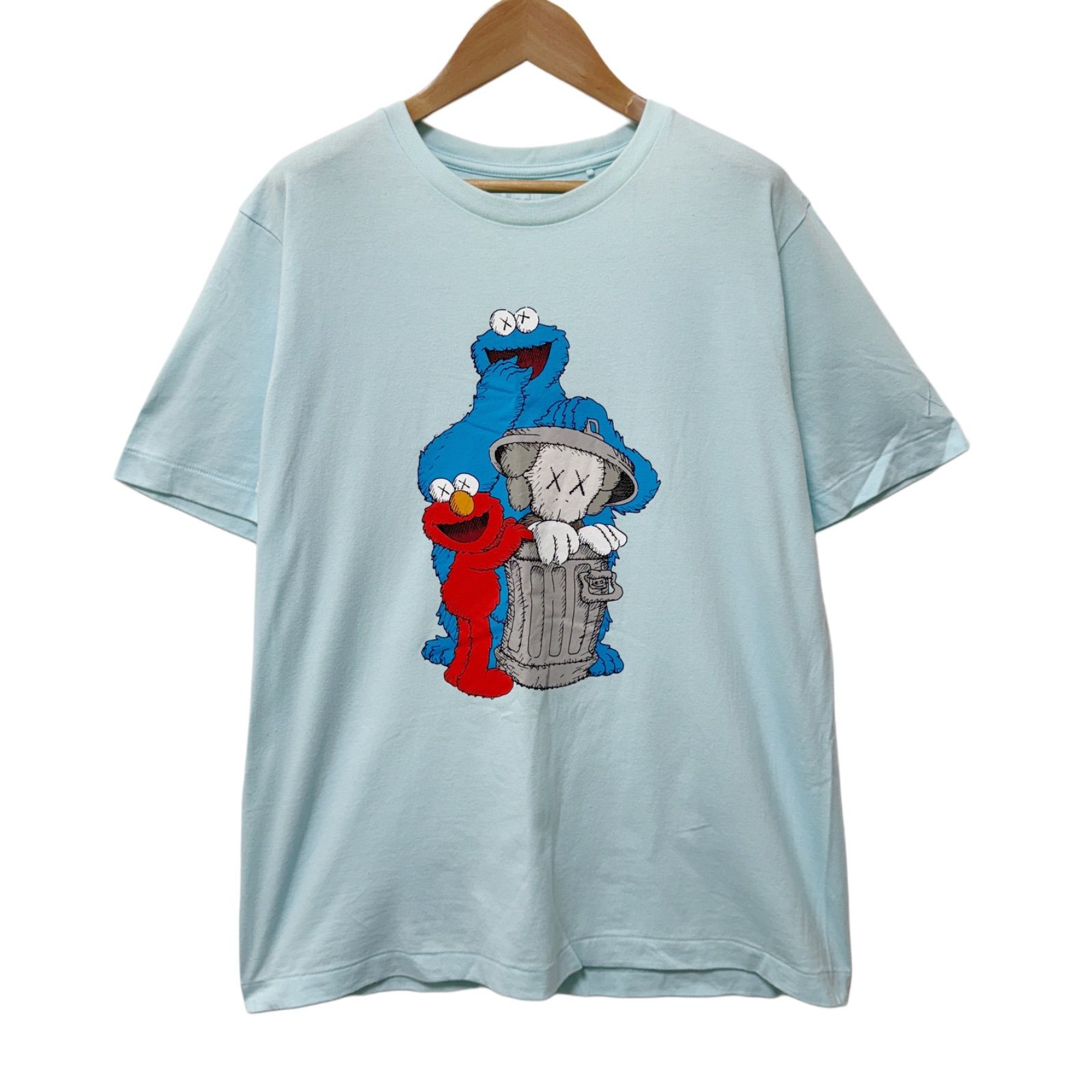 新品未使用　KAWS UNIQLO セサミストリート　エルモ　クッキーモンスター 差」がつく注目アイテム、おしえます Vol.4大人気！ ユニクロの