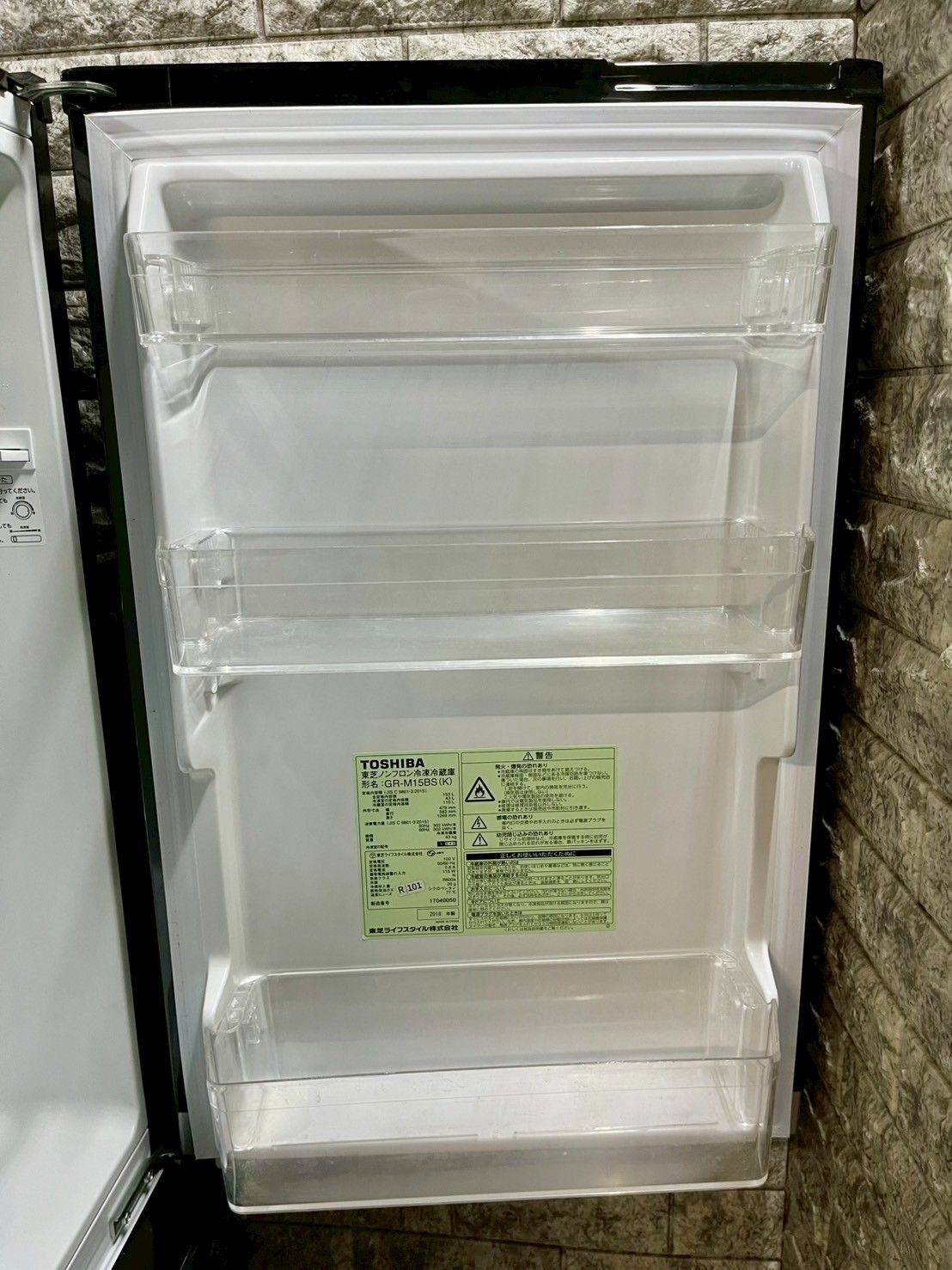大阪送料無料★3か月保障★冷蔵庫★2018年★GR-M15BS(K)★R-101 大阪送料無料☆3か月保障付き☆冷蔵庫☆東芝☆2ドア☆2018年☆GR