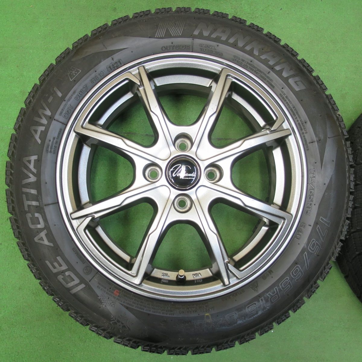 送料無料] バリ溝！21年！キレイ！ほぼ10分☆スタッドレス 175/65R15 