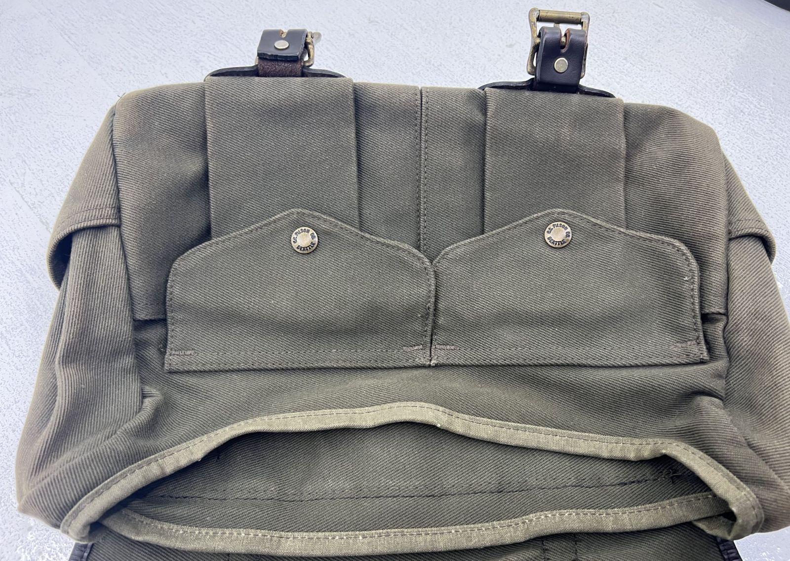 美品 FILSON フィルソン FIELD BAG 70232 ショルダーバッグ フィルソン Filson ショルダーバッグ ミディアム フィールド