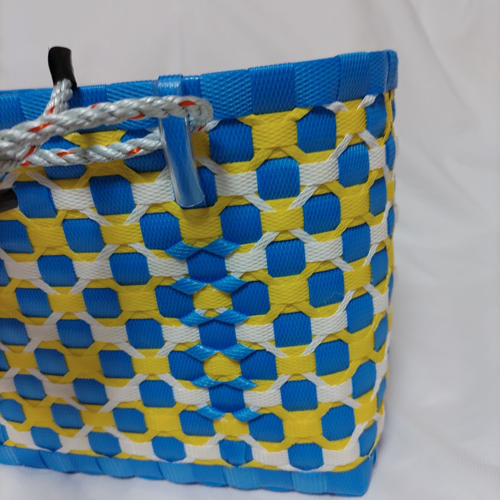 プラカゴ ハンドメイド 黄色+青+白 新品 9周年記念イベントが - バッグ