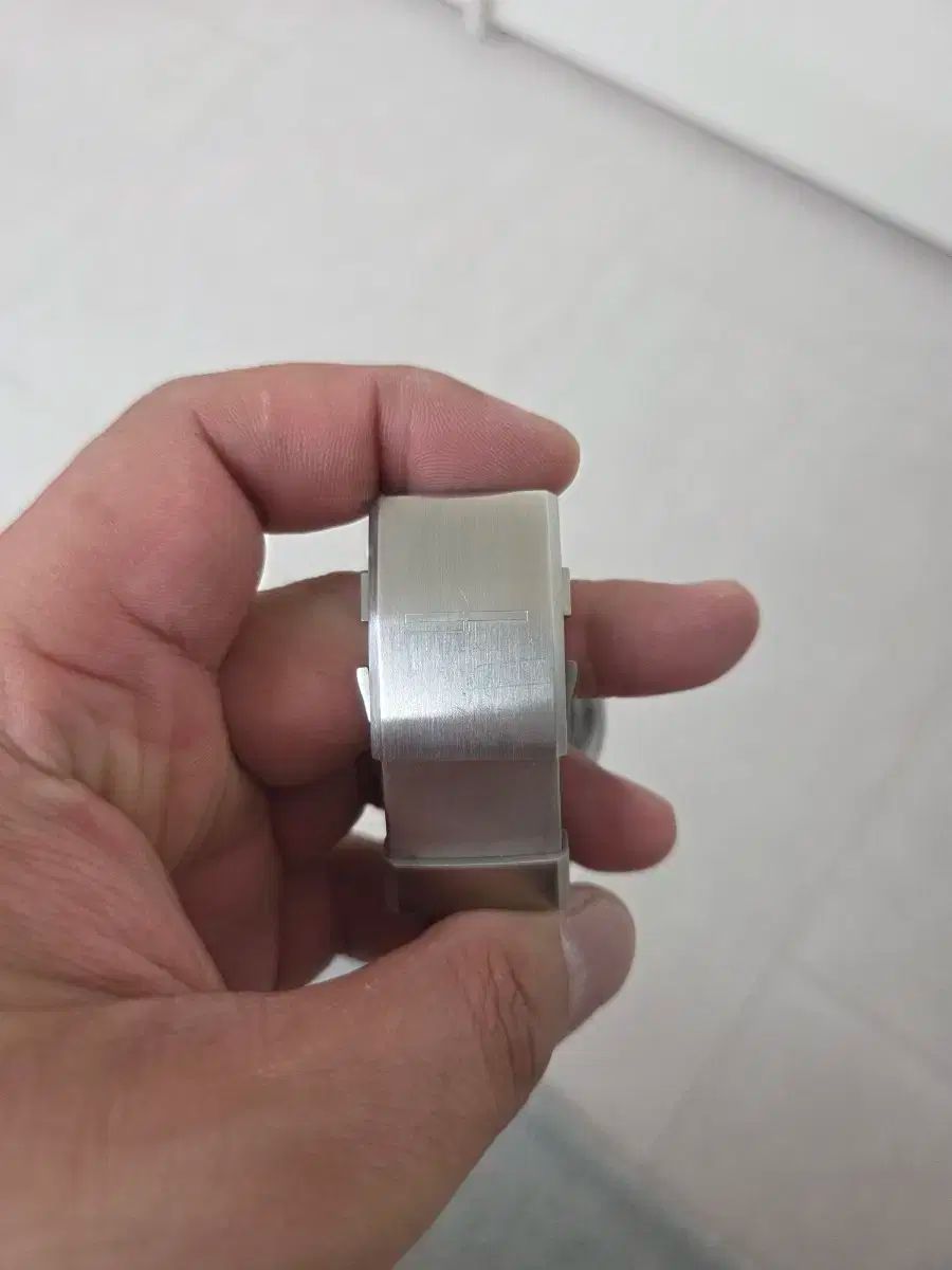 チタンブレスレット 署名