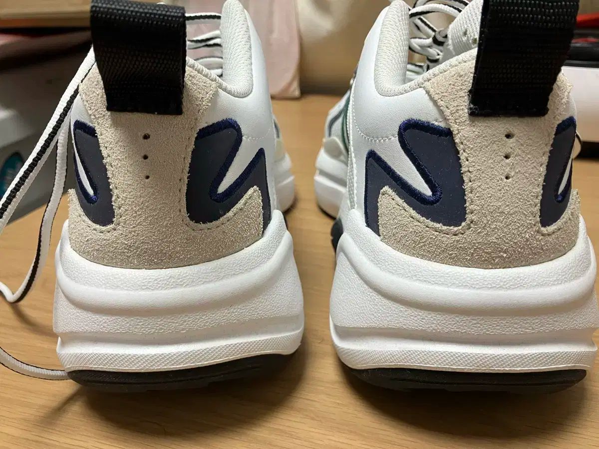 adidas アディダス