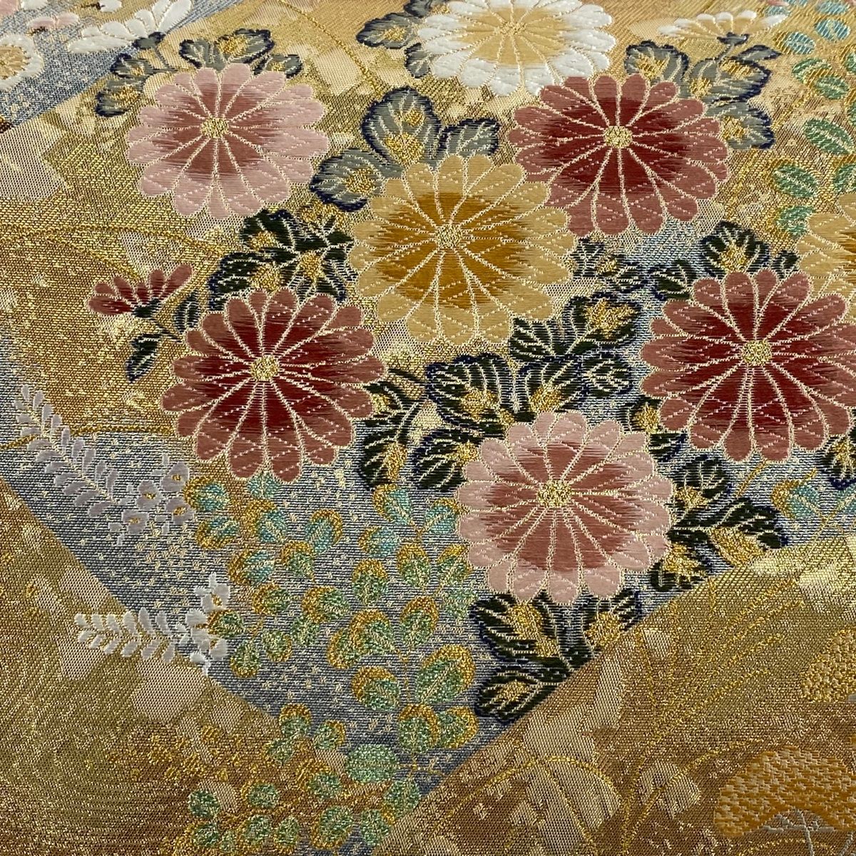 袋帯 秀品 草花 山並み 唐織 箔 金色 六通 正絹