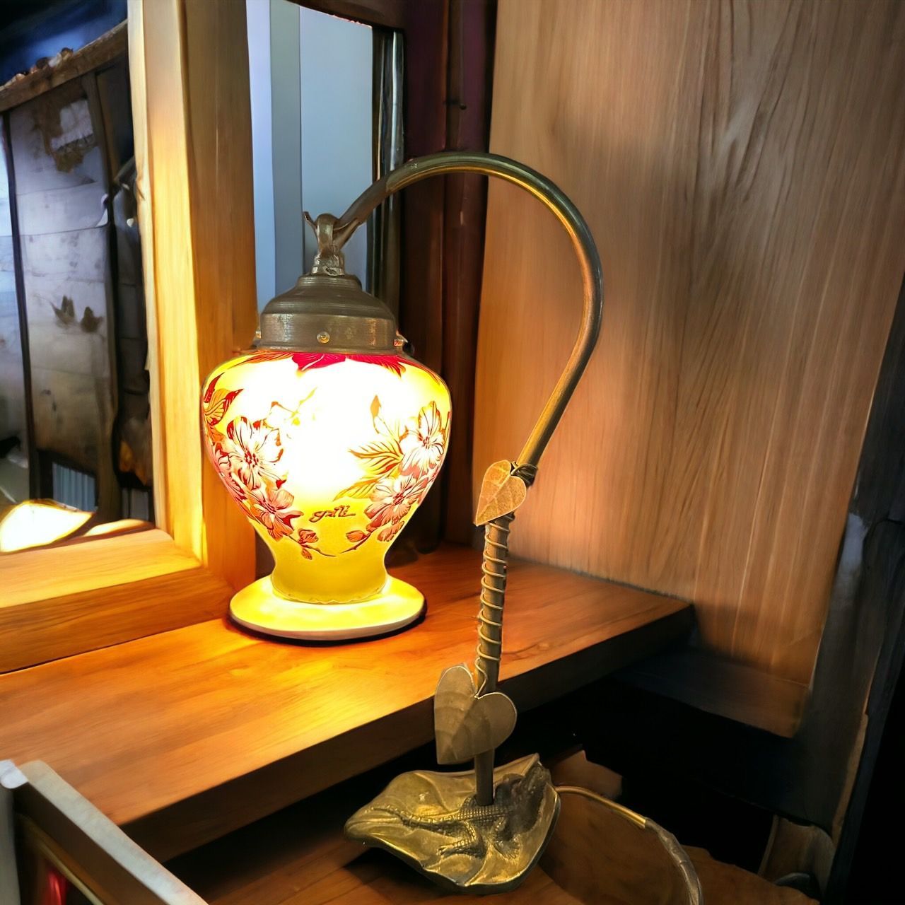 エミールガレ　一灯吊りランプ 　林檎紋　カメオ彫り　被せガラス　高さ39ｃｍ
