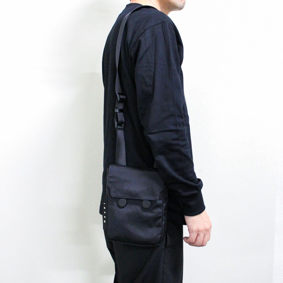商品 MARNI マルニ TEMI0021A0 P8184 ナイロン クロスボディバッグ
