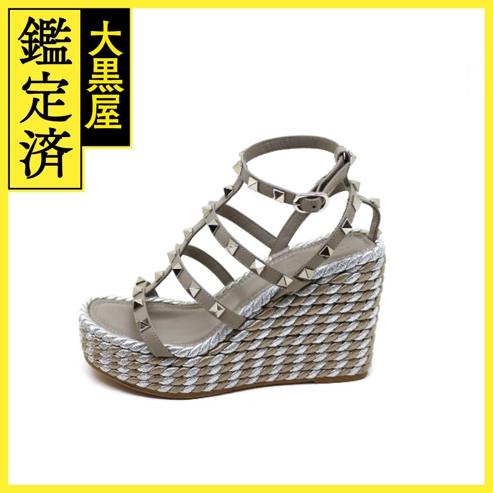 バレンチノ ガラヴァーニ ロックスタッズサンダル VW2S0F95 200