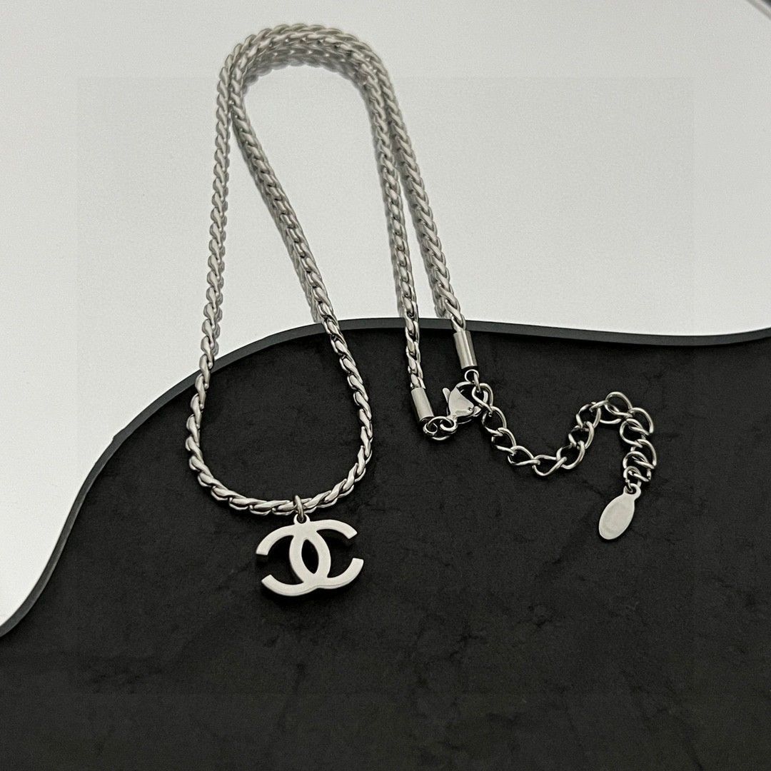 CHANEL　ヴィンテージ　ネックレス　10A　黒　海外　専用♪︎♪︎♪︎♪︎ 今日特価】Chanel ヴィンテージ ネックレス 送料無料！在庫限定