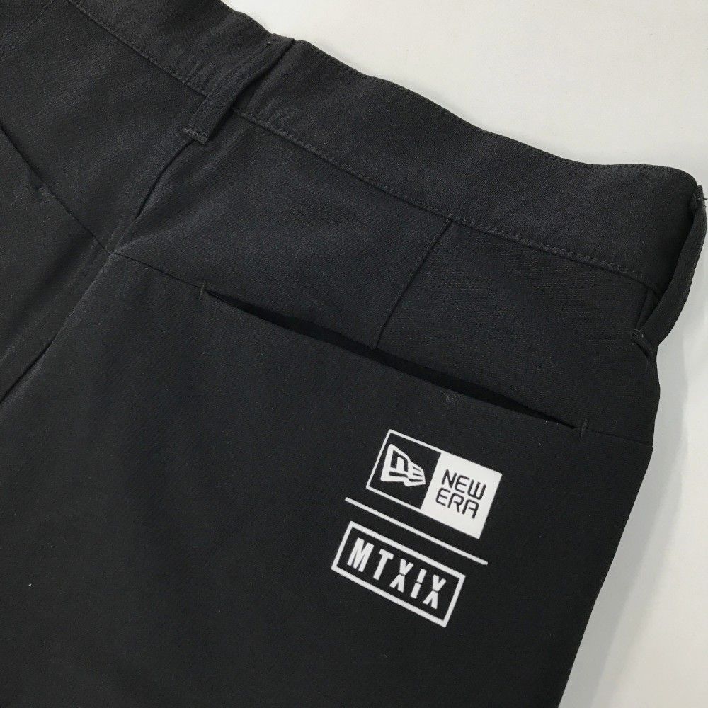 サイズ：S NEW ERA ニューエラ  パンツ  ブラック系 [240101450236] ゴルフウェア メンズ ストスト サイズ：S NEW ERA ニューエラ パンツ ブラック系 [240101450236