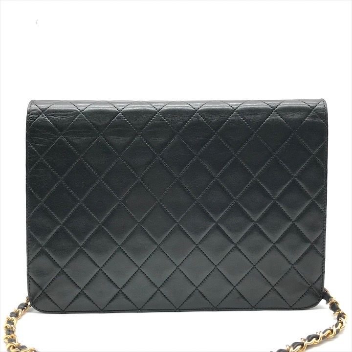 CHANEL シャネル