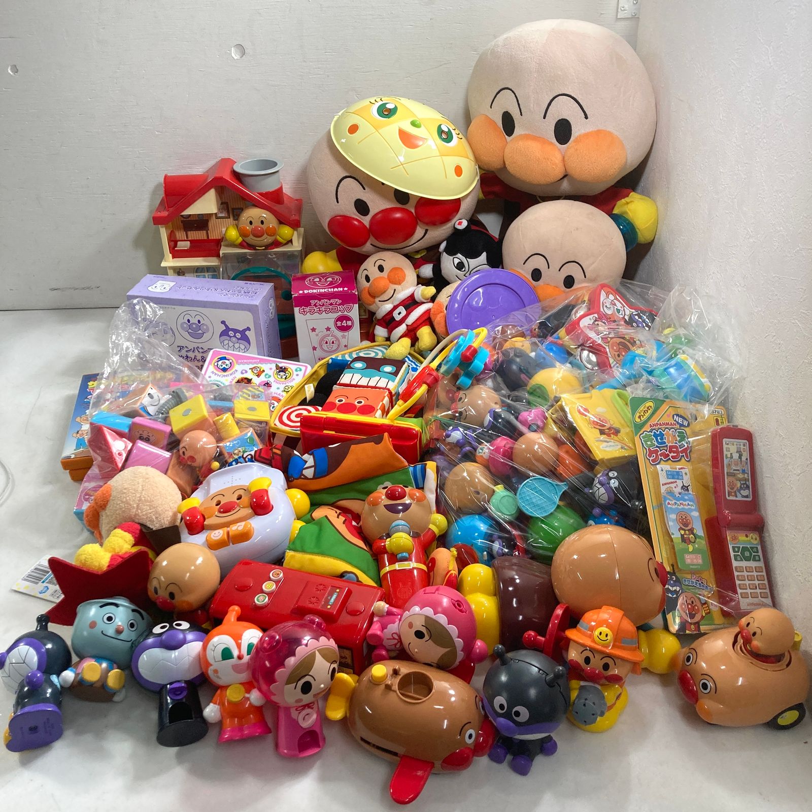 マーベル ソフビパペットマスコット 14個入りBOX 箱のまま発送 Amazon