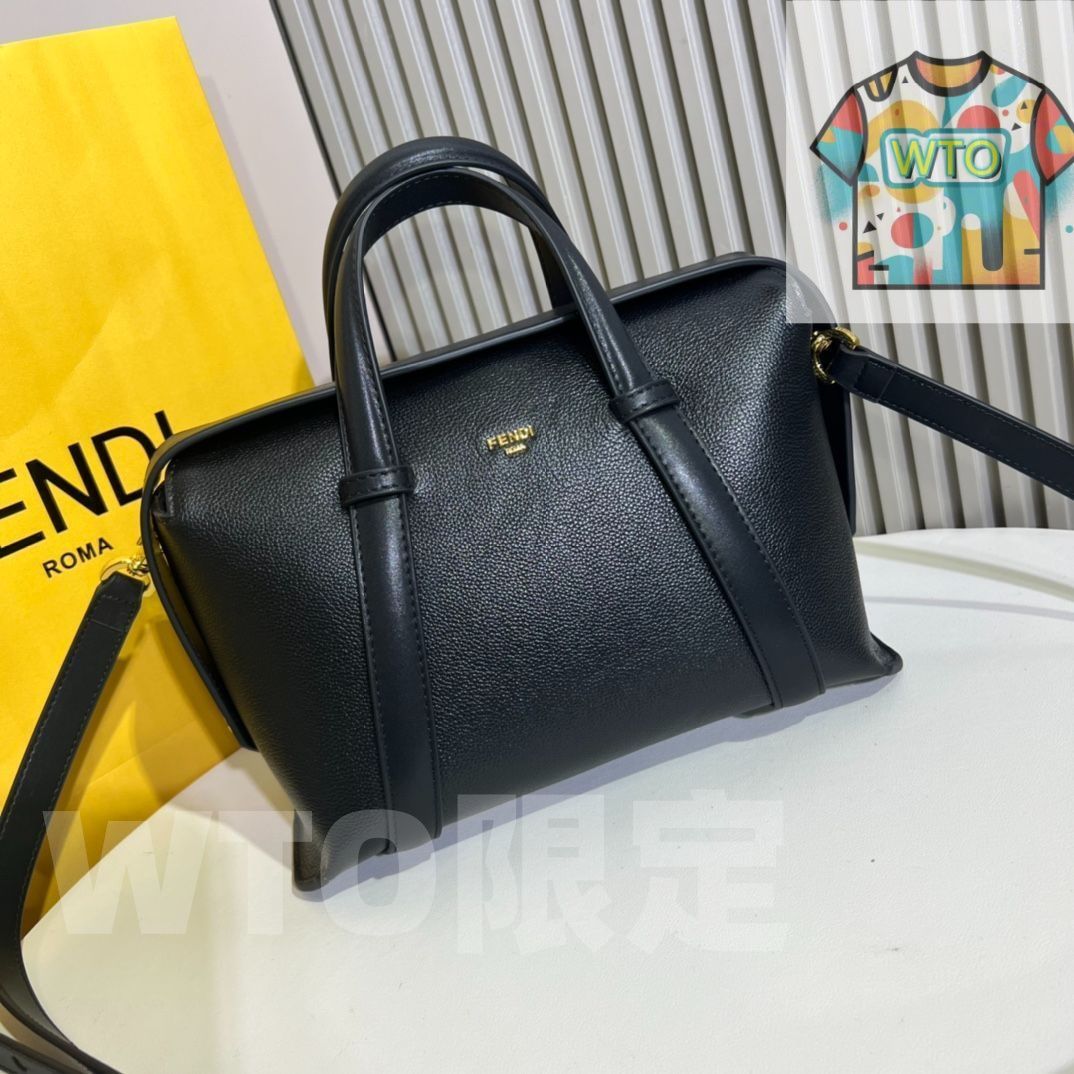 早い者勝ち！入手困難【Fendi】トゥージュール　バッグ　トープ　ストラップ付き フェンディ トゥージュール｜中古ブランド品・ブランド古着通販
