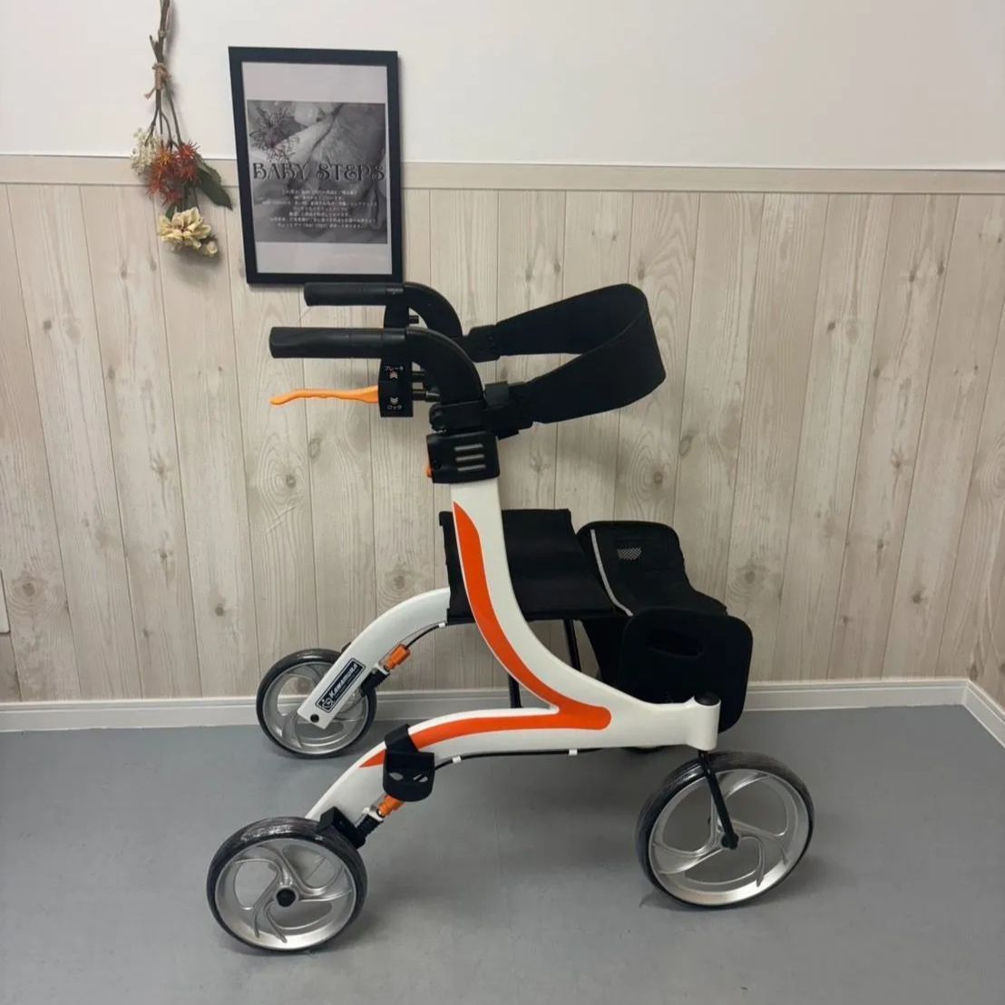 四輪歩行車 KW40