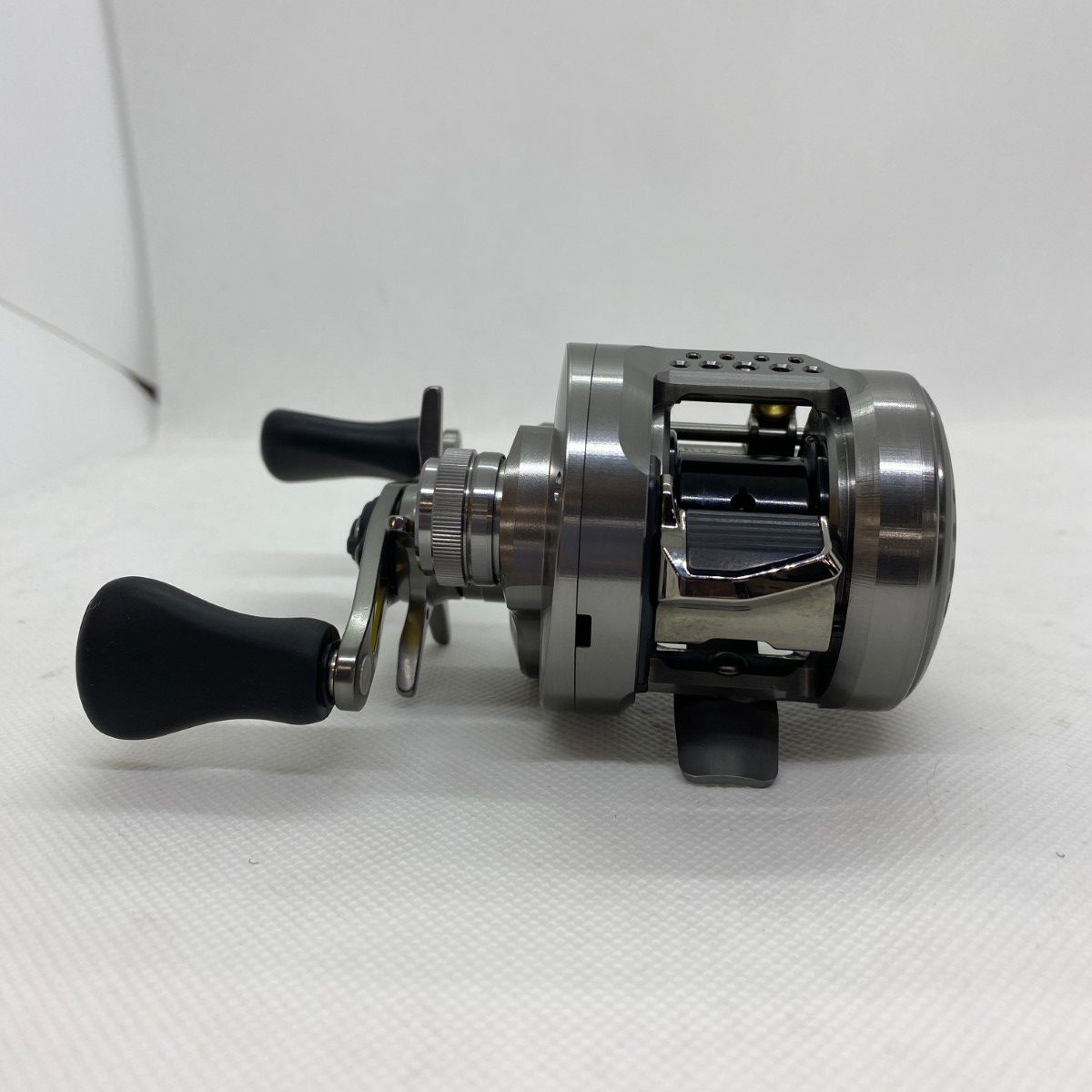 ΨΨSHIMANO シマノ ベイトリール 23カルカッタコンクエストBFS XGL  