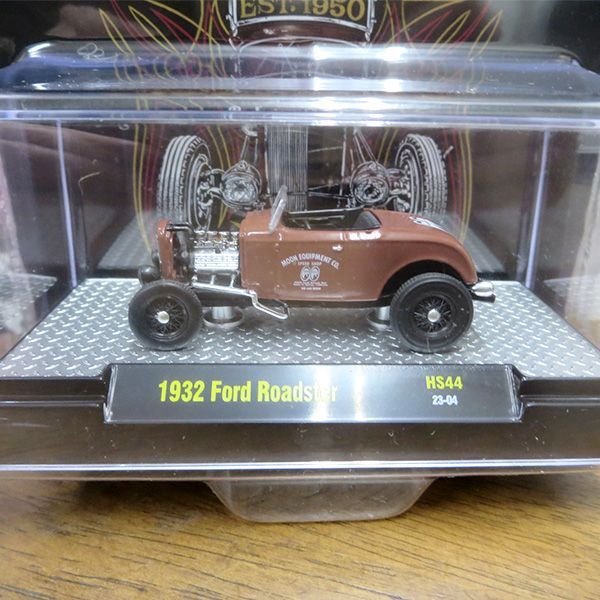 M2フォードロードスタースリーウインドウクーペ - ムーンアイズ