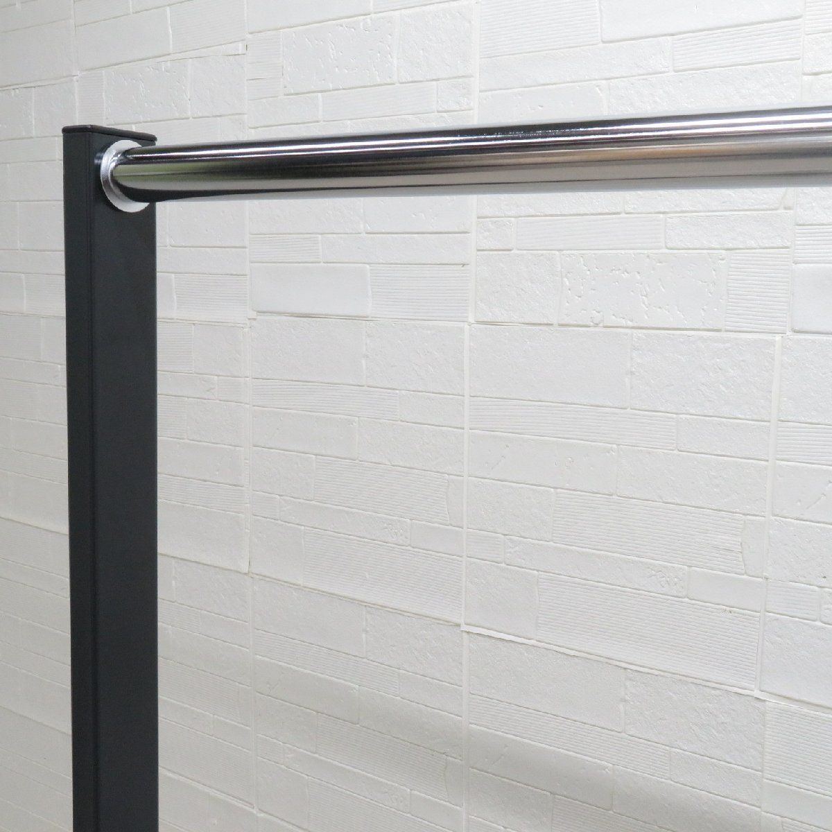 ブラック コートハンガー