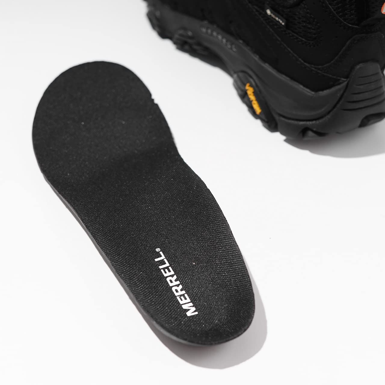 ハイキングシューズ