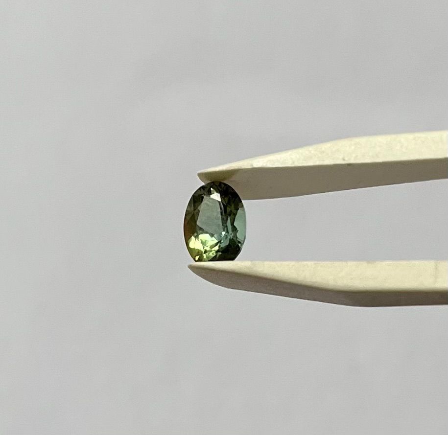 非加熱ブルーグリーンタンザナイト メレラニ鉱山 0.58ct