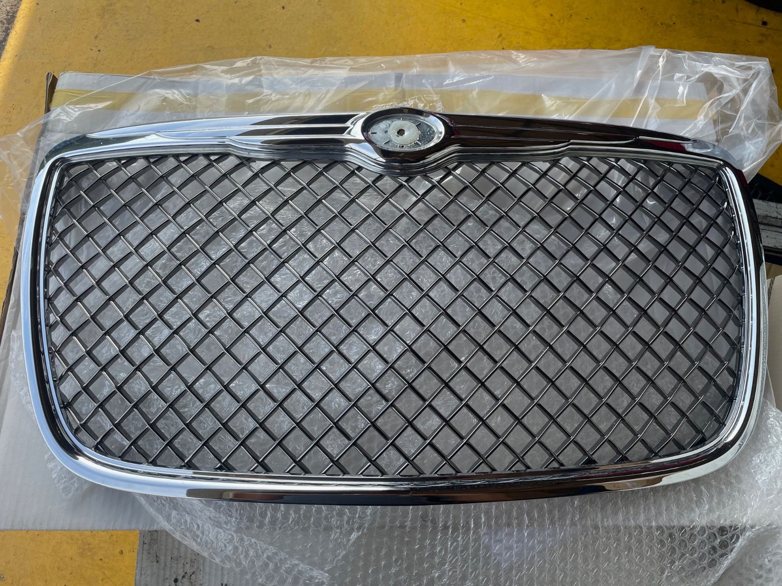 HOT，新品 クライスラー 300c フロントグリル ファントムスタイル