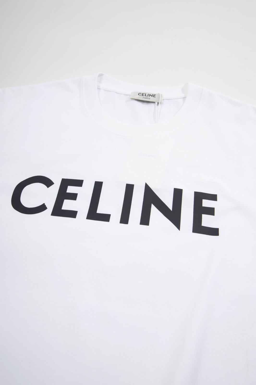 CELINEセリーヌアルファベットグラフィティ半袖Tシャツ男女兼用 - メルカリ