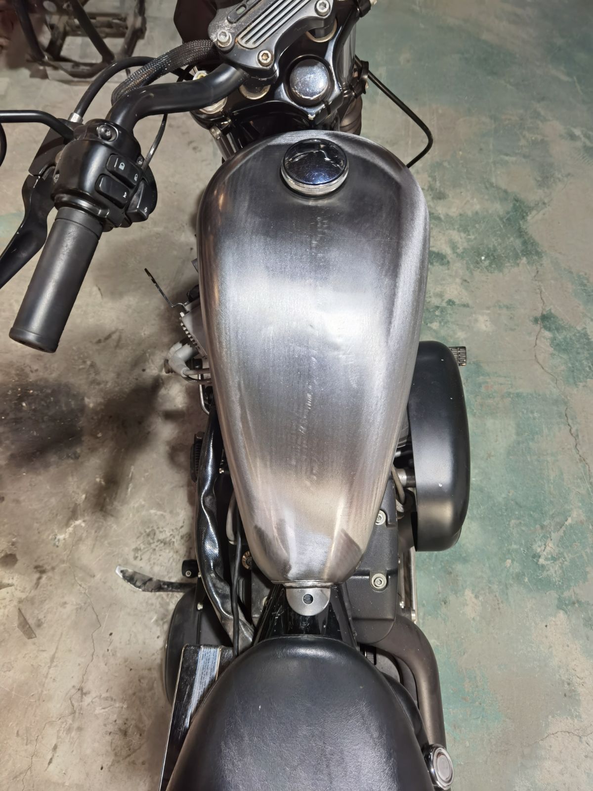 ハーレー純正スポーツスタータンク コック付き 美品 スポーツスター