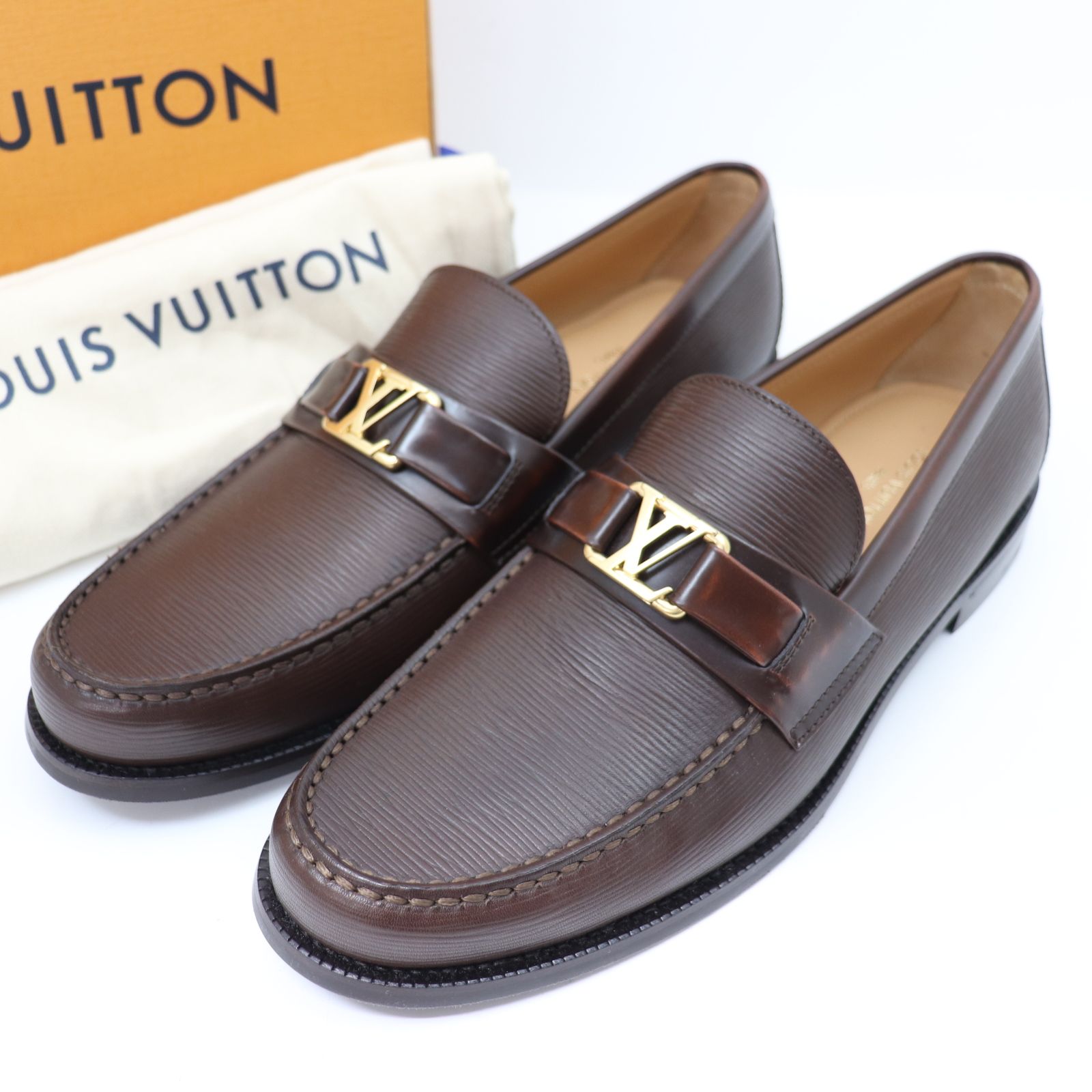 ITAL3NLBA4AQ 未使用 LOUIS VUITTON ルイヴィトン ローファー モカシン 