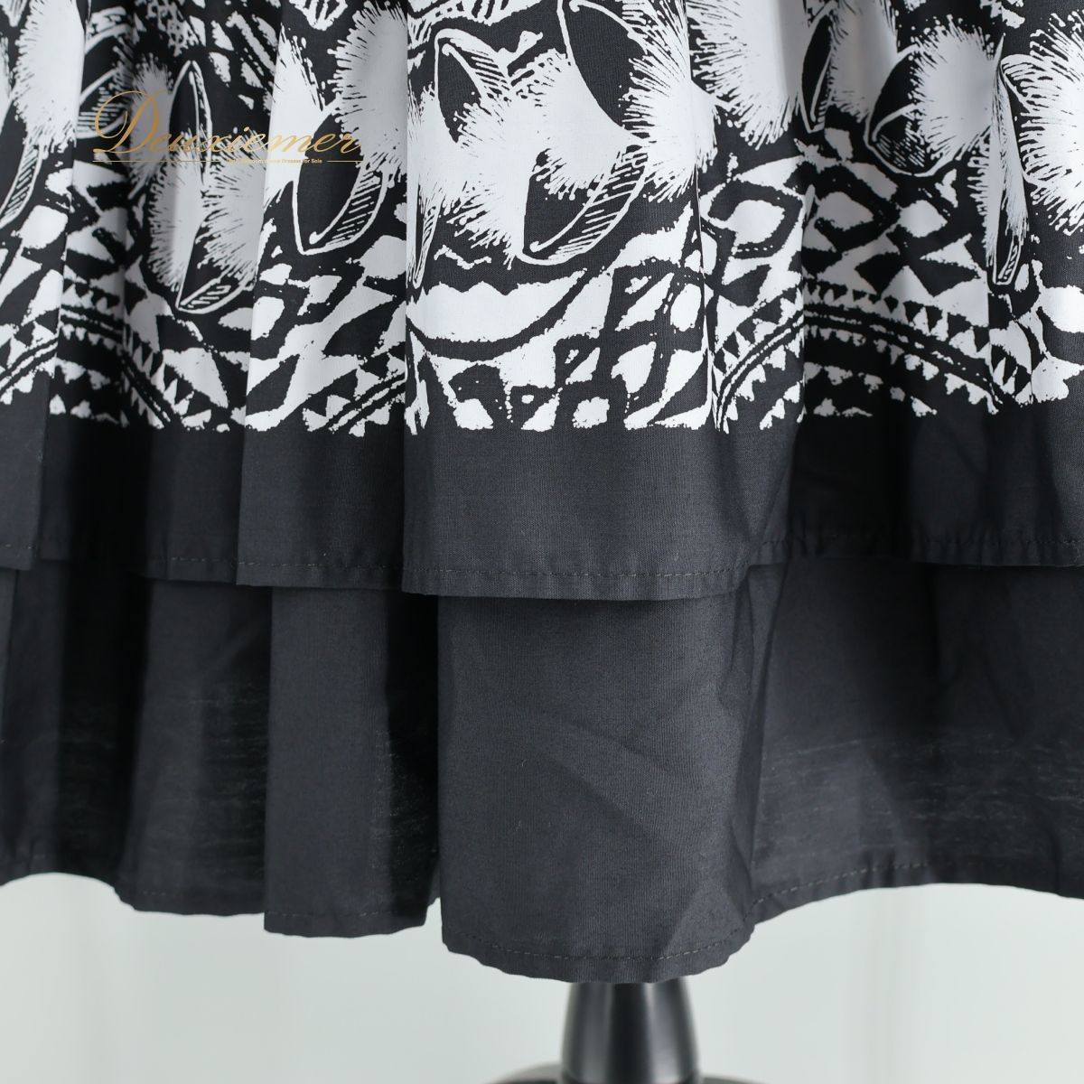 【フラダンス衣装】ブラック パウスカート ハイビスカス柄 黒 シャーリング ゴム 送料無料』フラダンス衣装ブラック パウスカート ハイビスカス柄