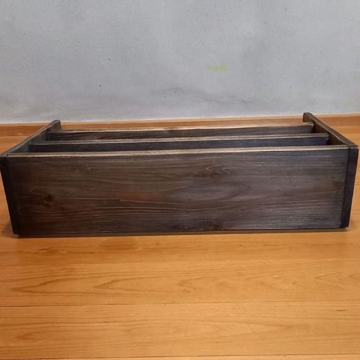 一点物 国産杉 ヴィンテージ調 三段マルシェラック ディスプレイ台