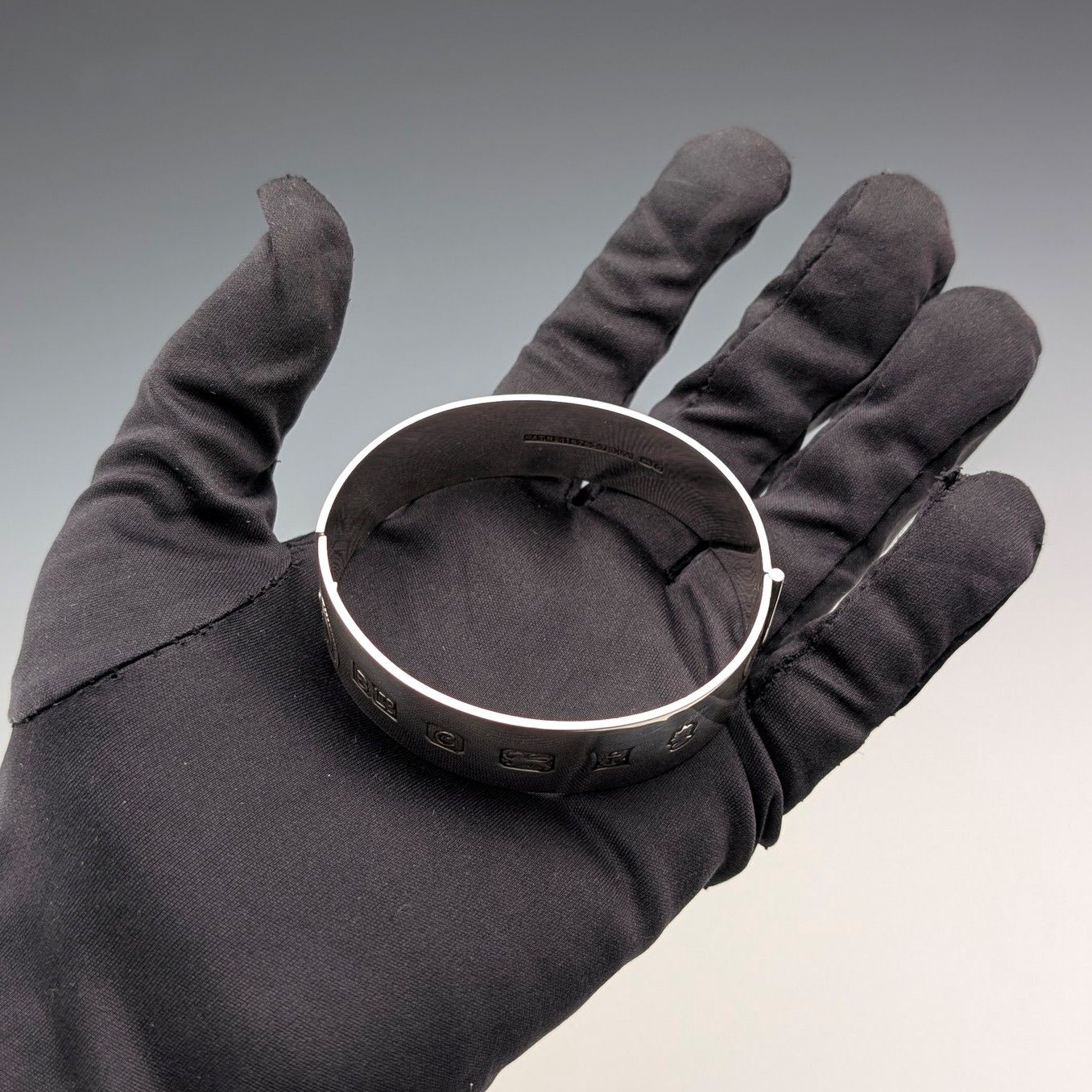 1977年 英国ヴィンテージ ジュビリー 純銀製 ブレスレット 44g Bracelon Ltd 1977年 英国ヴィンテージ ジュビリー 純銀製 ブレスレット 44g