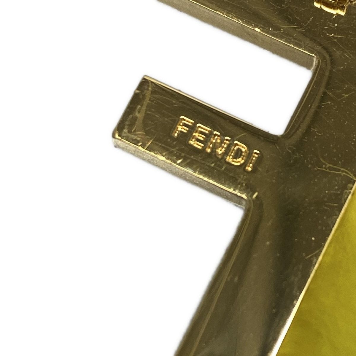 美品☆正規品☆フェンディ　FENDI 　ファーチャーム　イエロー　FF パイナップル チャーム ファー イエロー | Fendi