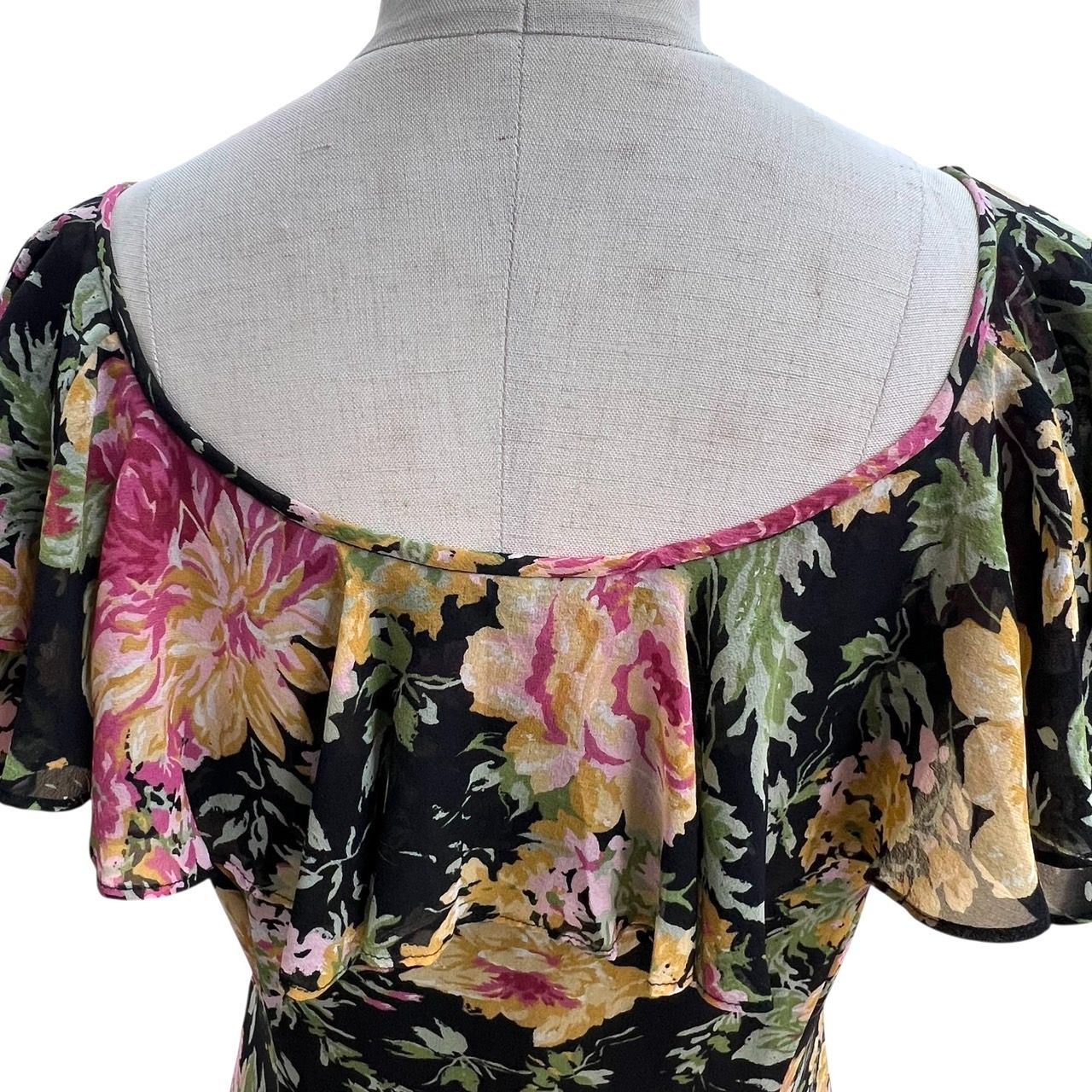 LAURA ASHILEY ローラアシュレイ　花柄　ワンピース LAURA ASHLEY｜ローラアシュレイのワンピース（花柄・ボタニカル