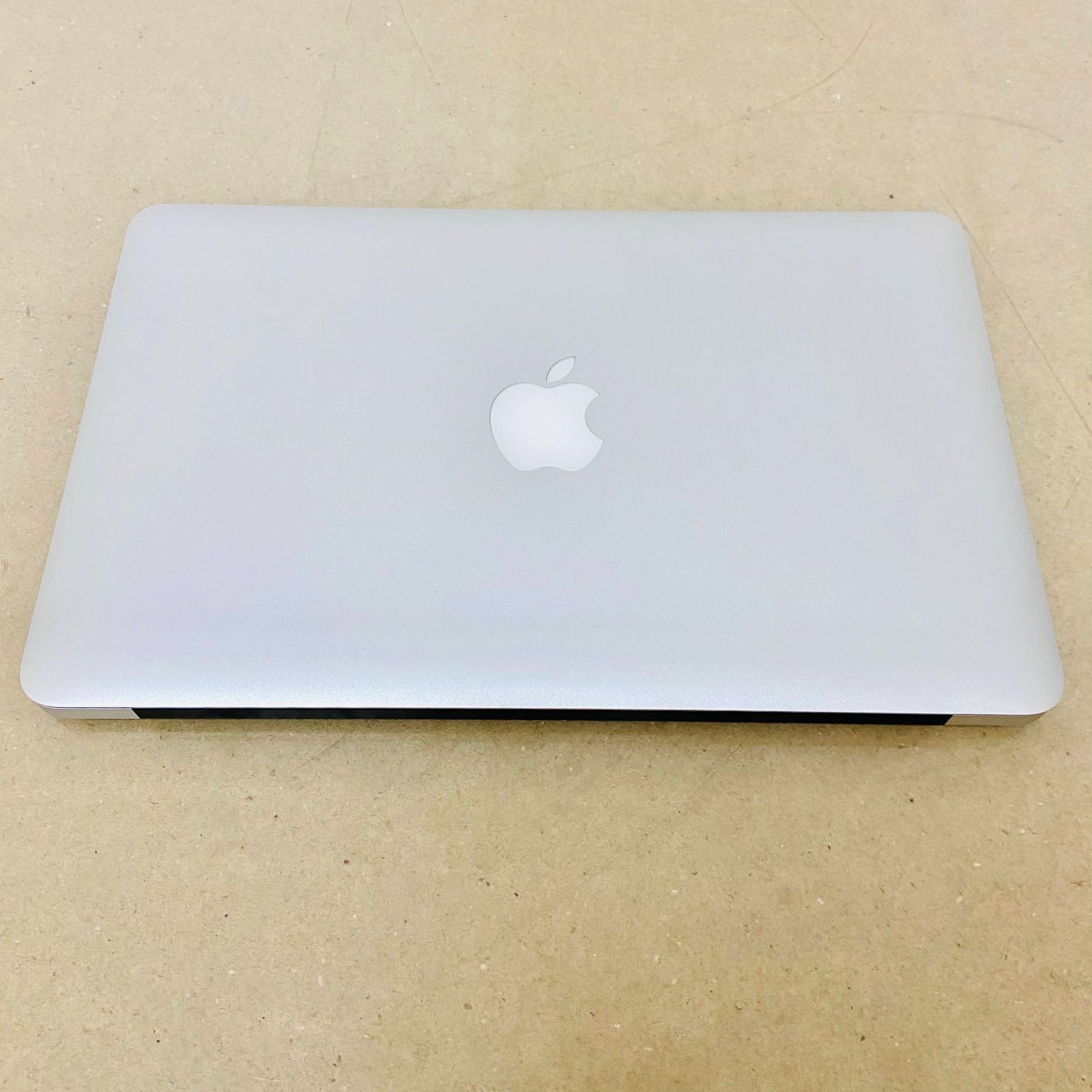 美品 初期化済み バッテリー良好 MacBook Air (11インチ, Mid