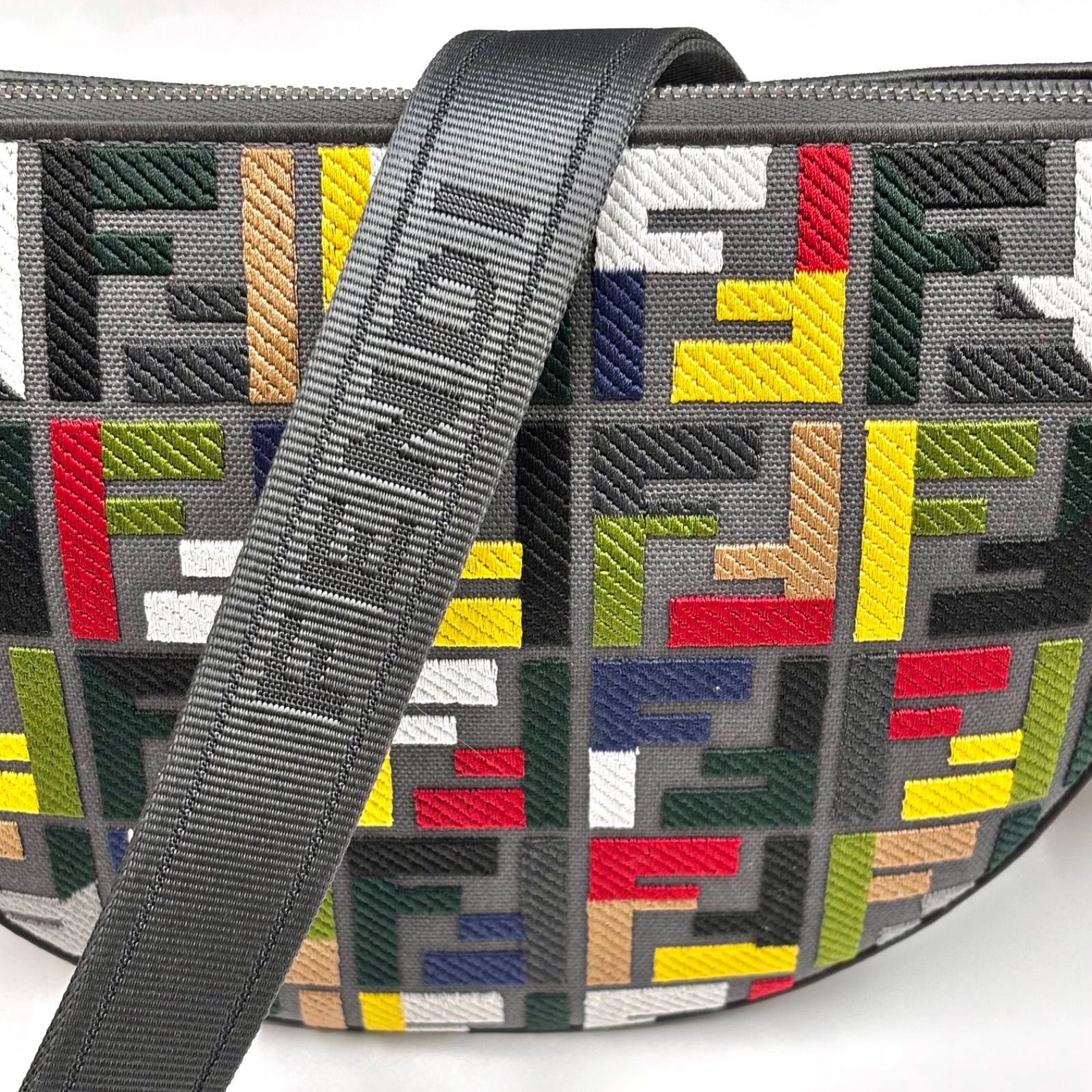 フェンディ FENDI