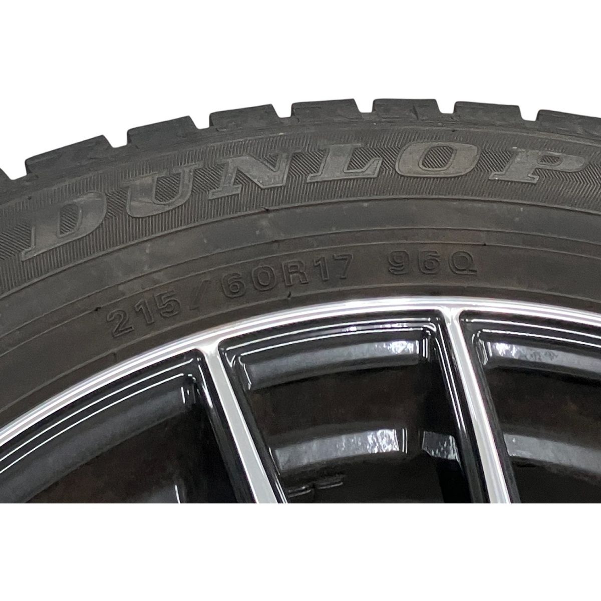 215 60R17