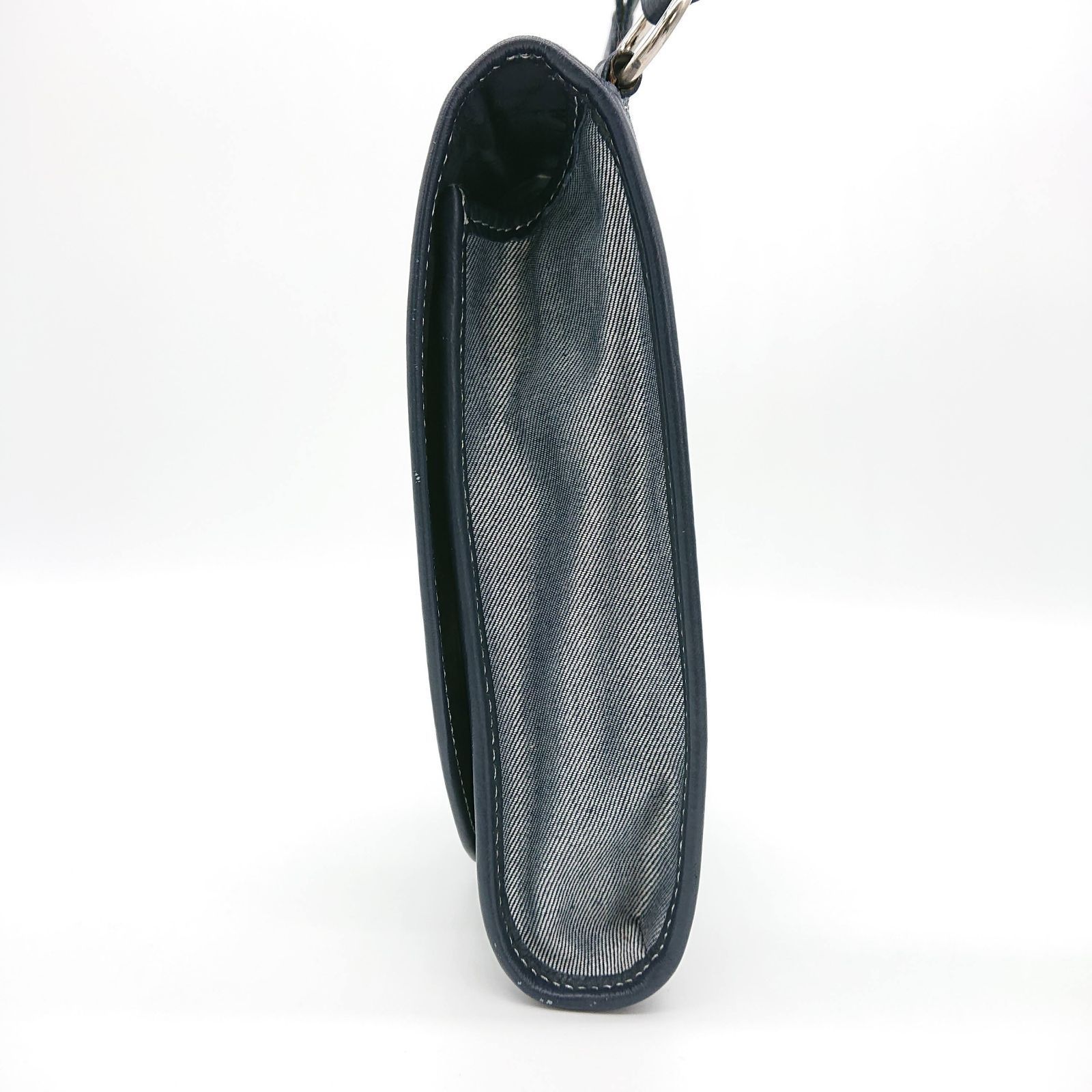 ショルダーバッグ