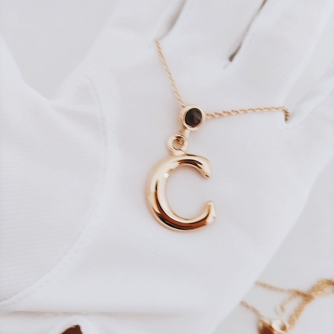 新品未使用】CHLOE ALPHABETペンダントネックレス C ゴールド