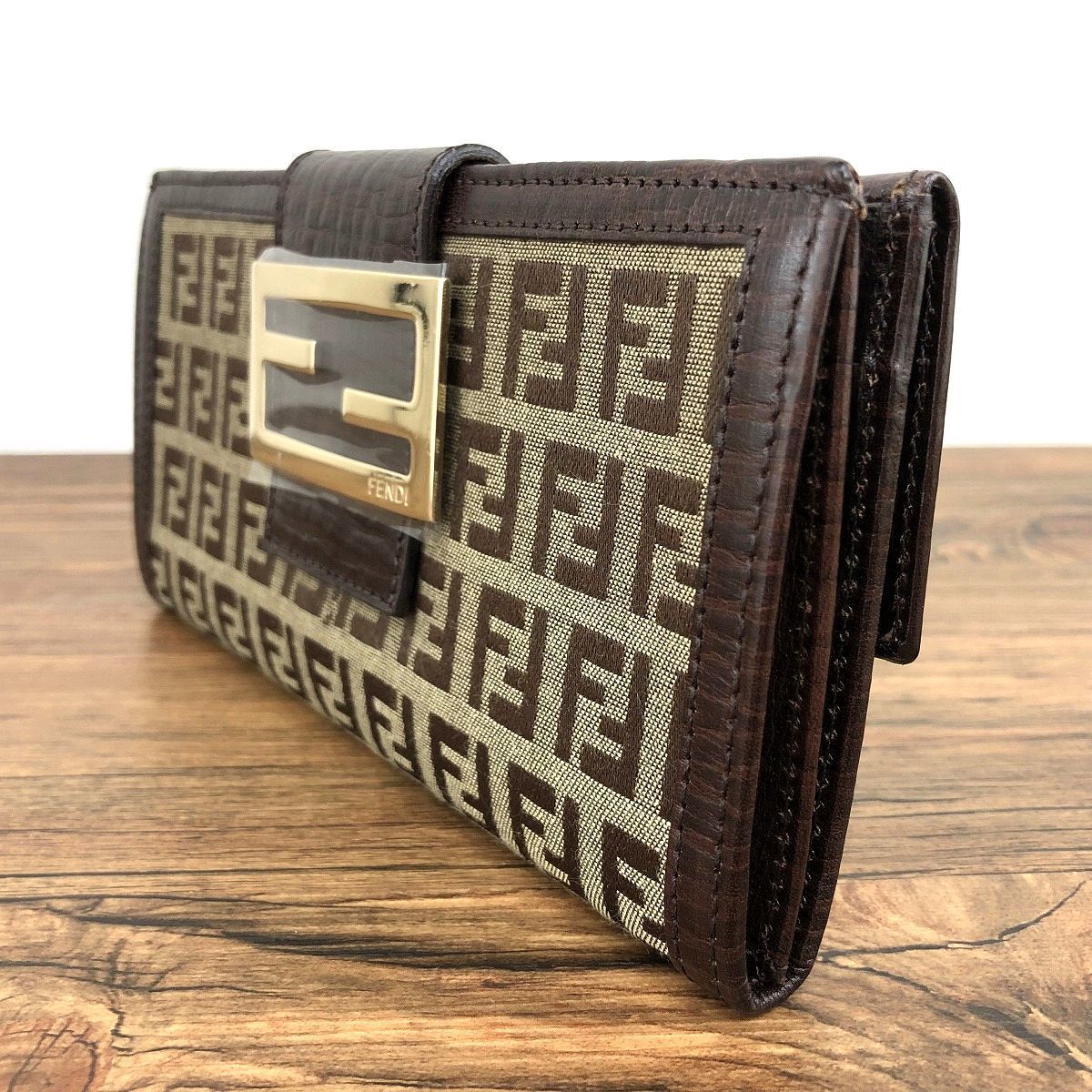 肌触りがいい 極美品 FENDI 長財布 8M0000 ズッカ柄 フェンディ 66 ad