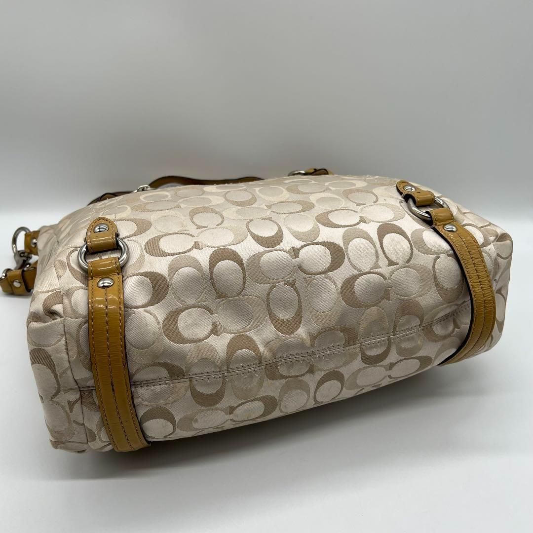 【良品】COACH 2way シグネチャー トートバッグ ベージュ 金具 良品】COACH 2way シグネチャー トートバッグ ベージュ 金具