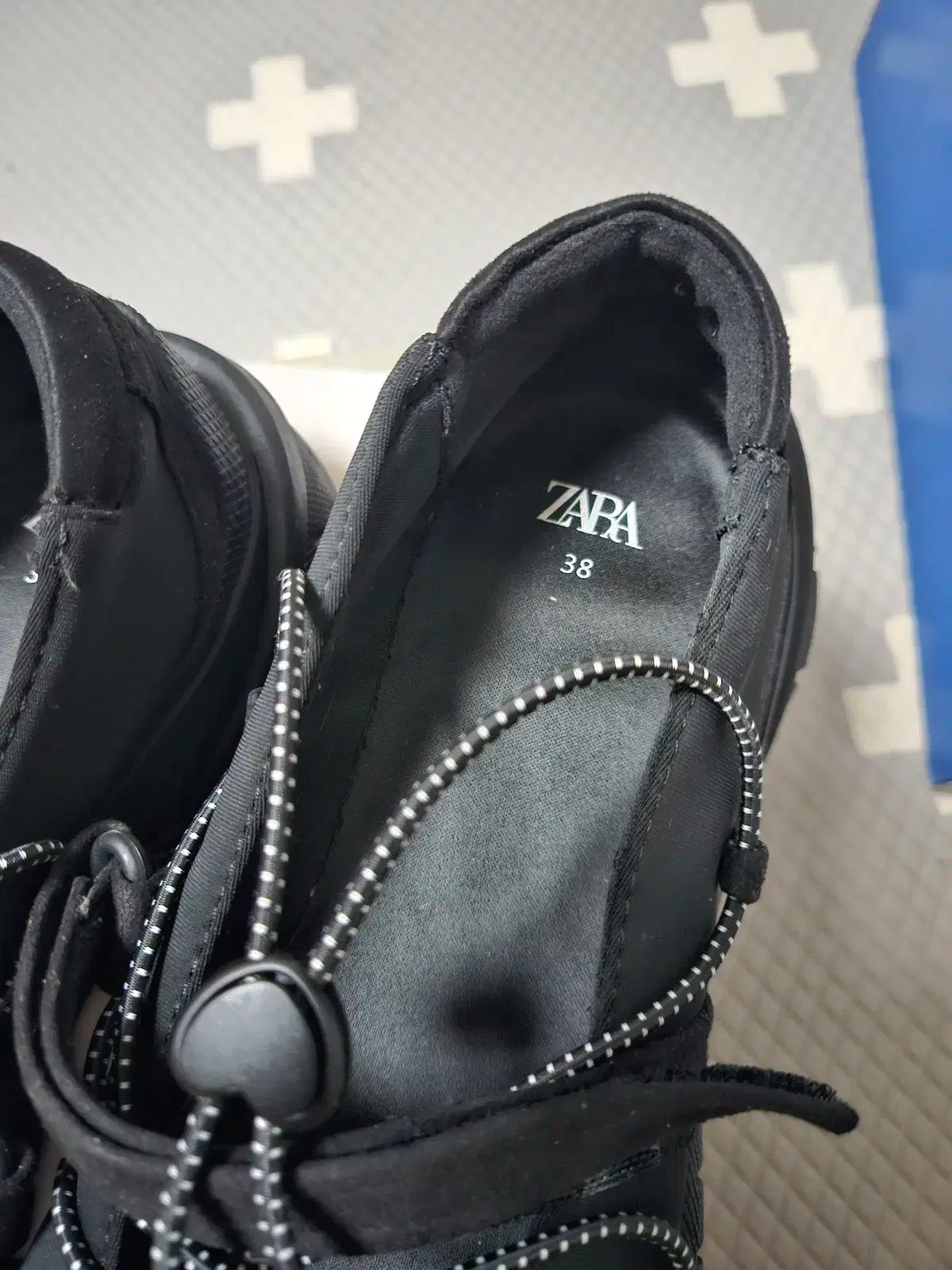 ZARA トラックソール バレエ シューズ 38 ZARA トラックソール バレエ シューズ 38 ZARA フラットトラック