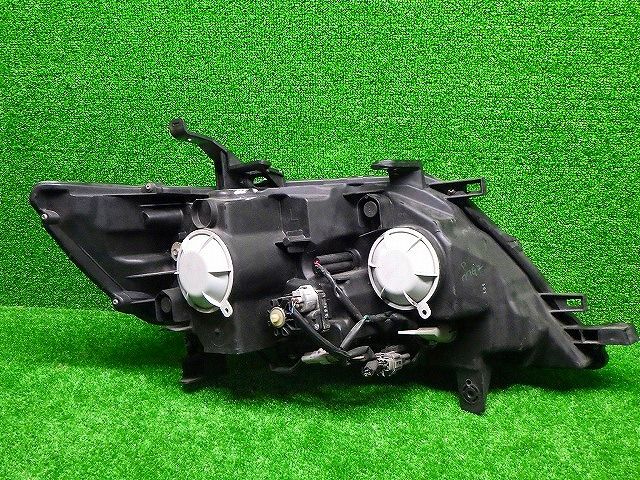 セレナ 後期 左ヘッドライト HID C25/NC25 100-24921 バラスト付 比較