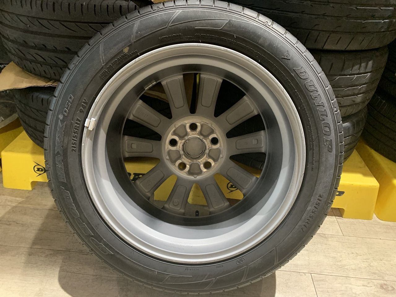 トヨタ クラウン 純正215/55/R17タイヤ（ホイール付き） 2504017】トヨタ 210 クラウン 純正 ホイール 17インチ 7.5J +40