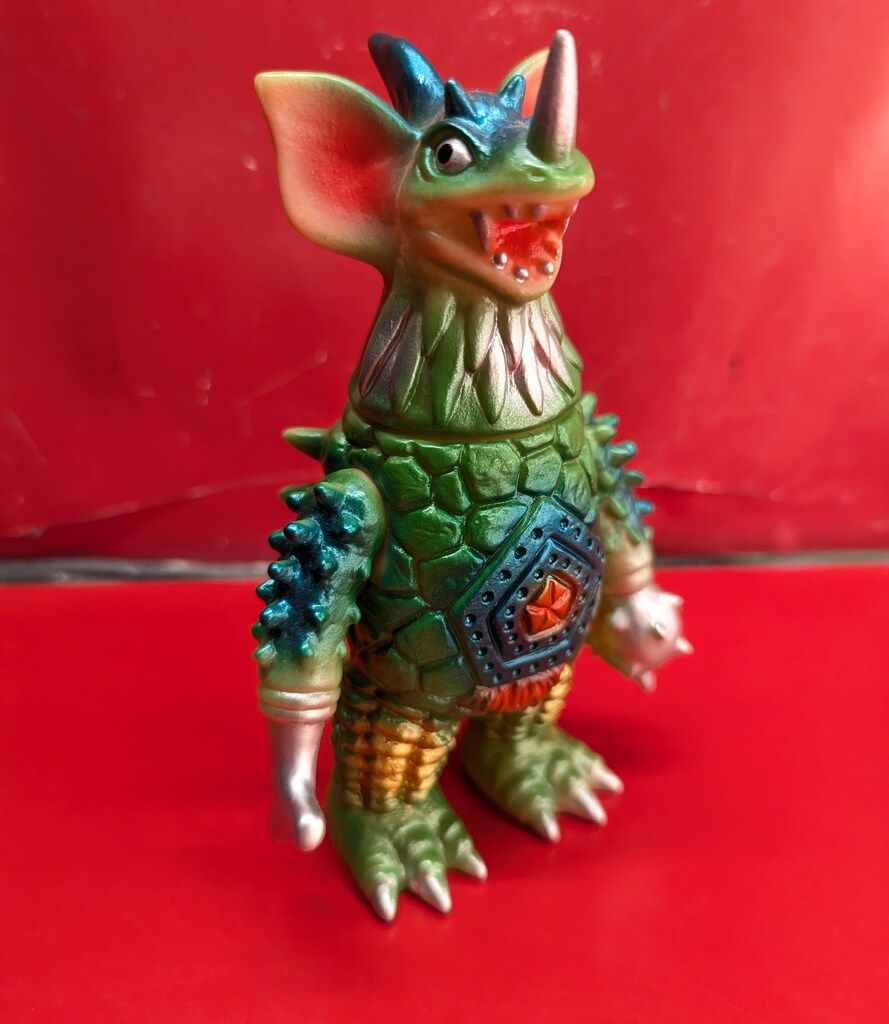中古品】ミクロス円谷プロ怪獣シリーズ茶成型/青/赤/緑塗装