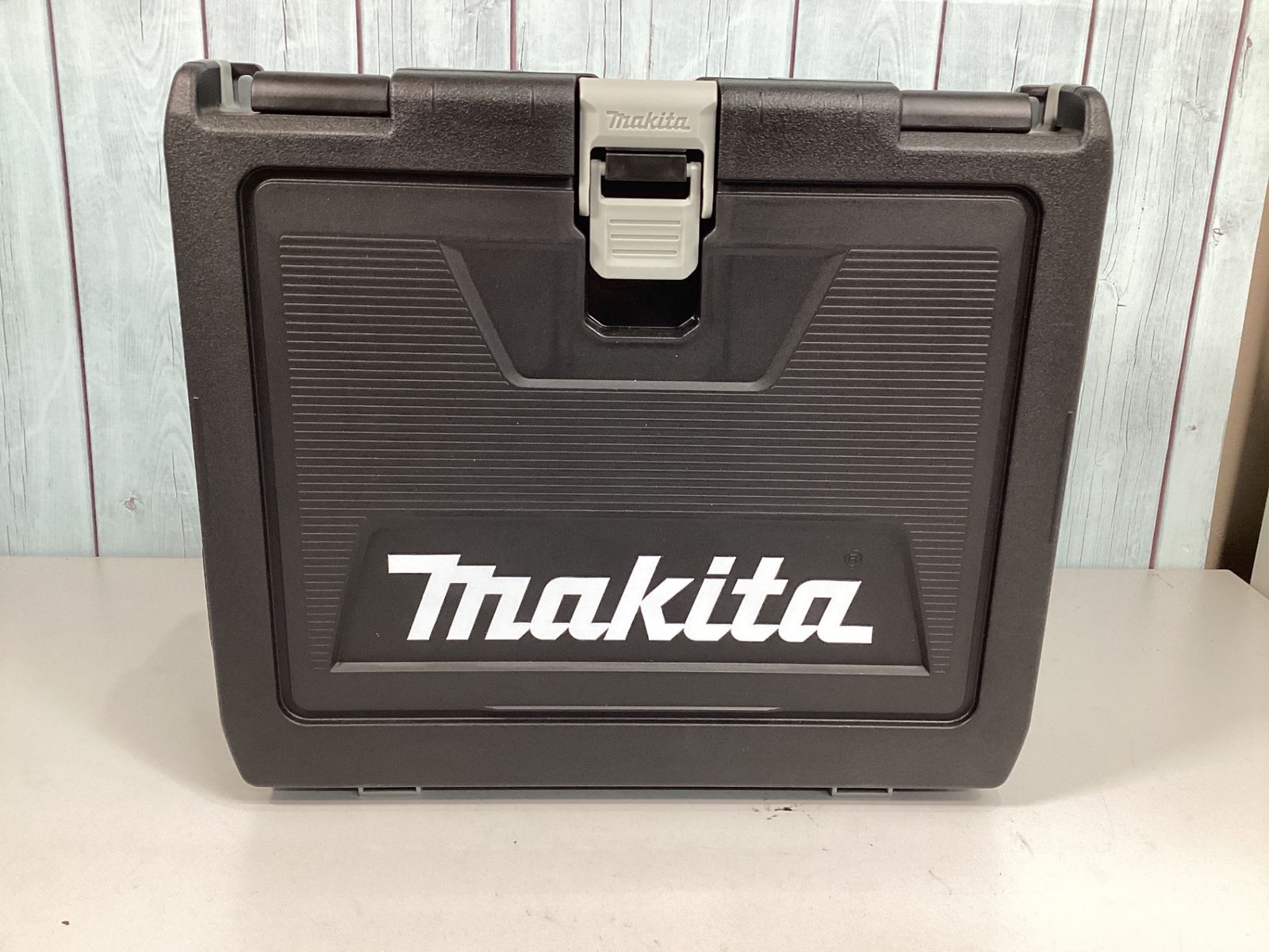 コードレスインパクトドライバー