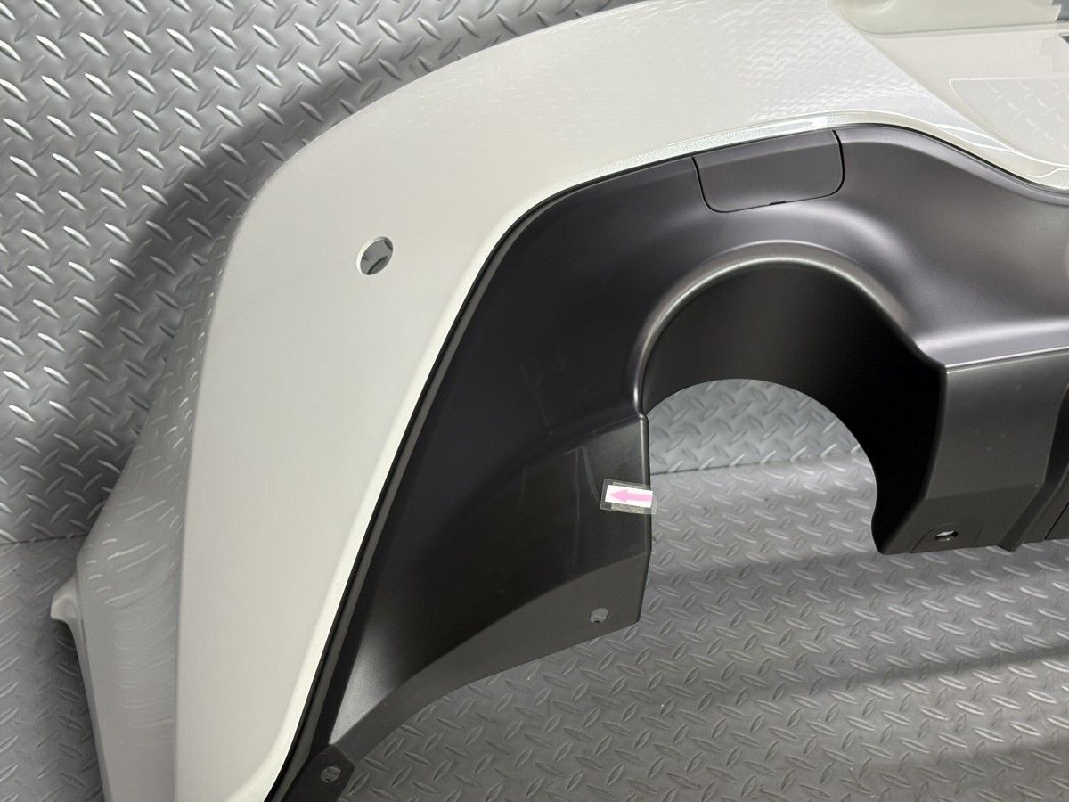 豊富な種類。 ZN8トヨタGR86 ZD8スバルBRZ 純正 リアバンパー 白 K1X クリスタルホワイトパール 品番57704CC502 25080020