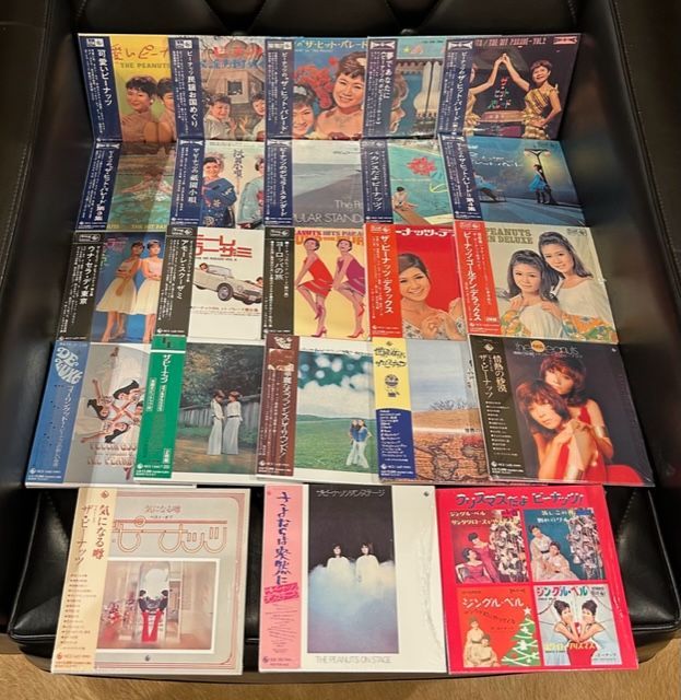 ｻﾞ·ﾋﾟｰﾅｯﾂ ﾃﾞﾋﾞｭｰ50周年企画 紙ｼﾞｬｹｯﾄｺﾚｸｼｮﾝ 限定盤 Amazon.co.jp: ザ・ピーナッツ・ダブル・デラックス(紙
